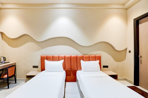 Hotel royal city  Add- H-3, Sector 70  Noida 201301