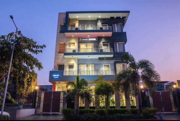 Hotel royal city  Add- H-3, Sector 70  Noida 201301 - Image 19