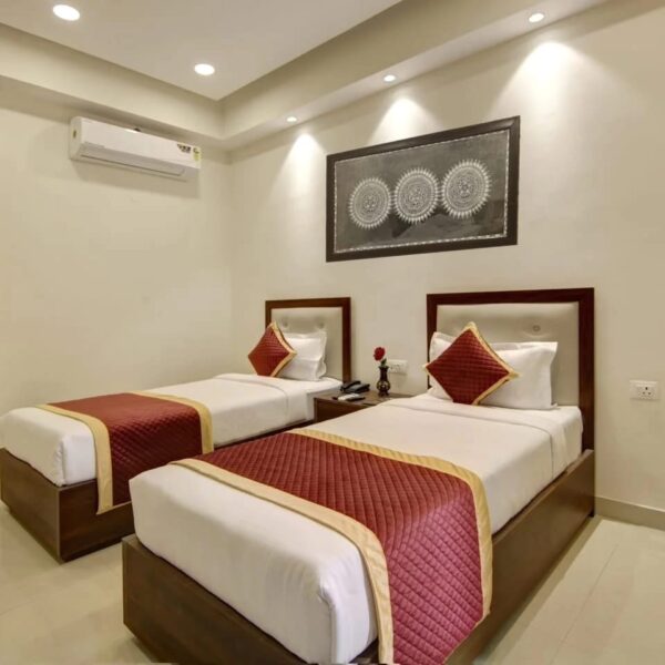 Hotel LA mirage Suite  H 19 Sector 70 Noida 201301 - Image 7